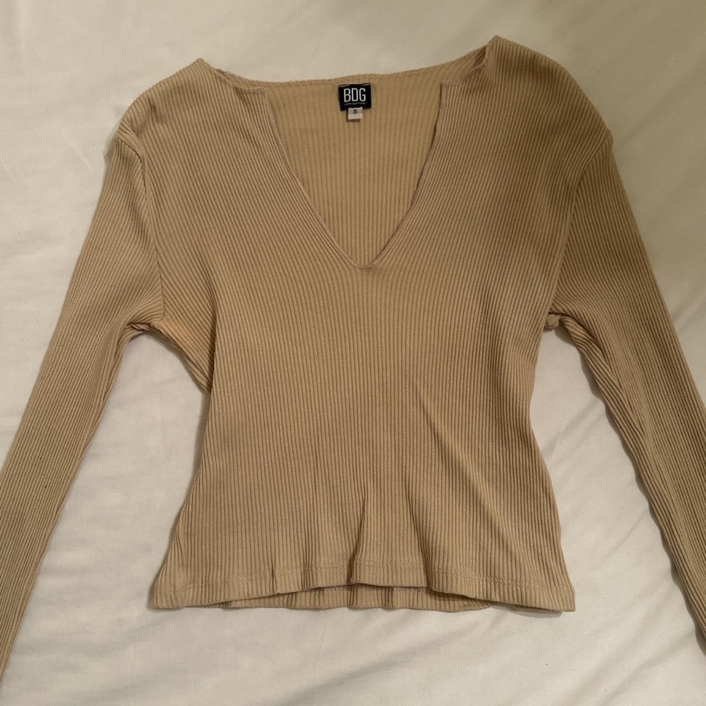 Tan BDG long sleeve U neck cropped top! <3